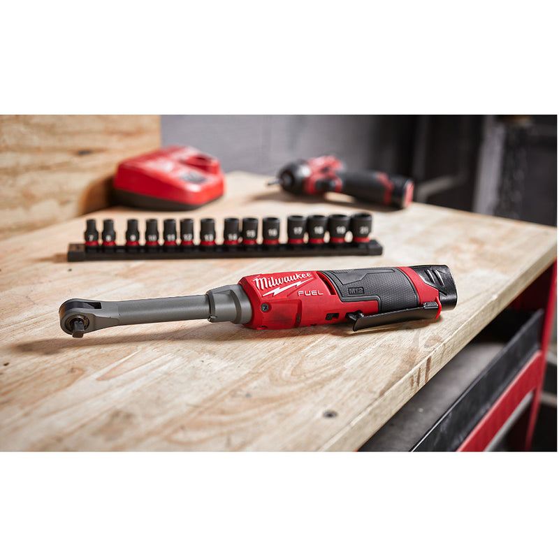 Máy siết bu lông góc Milwaukee M12 FIR38LR dùng Pin 12V, cốt 3/8 inch