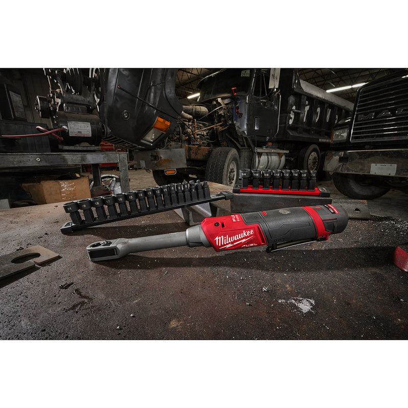 Máy siết bu lông góc xuyên tâm kèm bộ đầu tuýp 16 chi tiết Milwaukee M12 FPTR dùng Pin 12V, dùng được cốt 3/8 inch, 1/2 inch, 1/4 inch