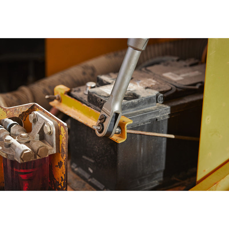 Máy siết bu lông góc xuyên tâm kèm bộ đầu tuýp 16 chi tiết Milwaukee M12 FPTR dùng Pin 12V, dùng được cốt 3/8 inch, 1/2 inch, 1/4 inch