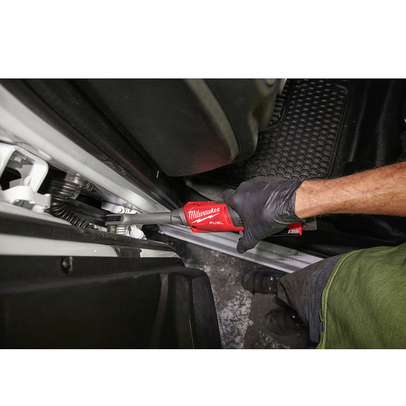 Máy siết bu lông góc xuyên tâm kèm bộ đầu tuýp 16 chi tiết Milwaukee M12 FPTR dùng Pin 12V, dùng được cốt 3/8 inch, 1/2 inch, 1/4 inch