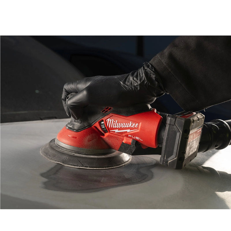 Máy chà nhám quỹ đạo tròn Milwaukee M12 FROS50 dùng Pin 12V, đường kính đế 150mm