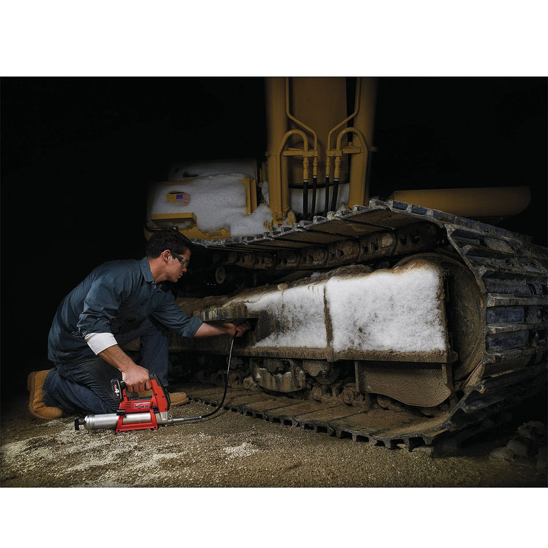 Máy bơm mỡ Milwaukee M12 GG dùng Pin 12V, áp suất bơm 562 bar