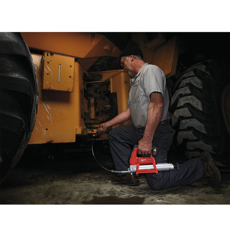 Máy bơm mỡ Milwaukee M12 GG dùng Pin 12V, áp suất bơm 562 bar