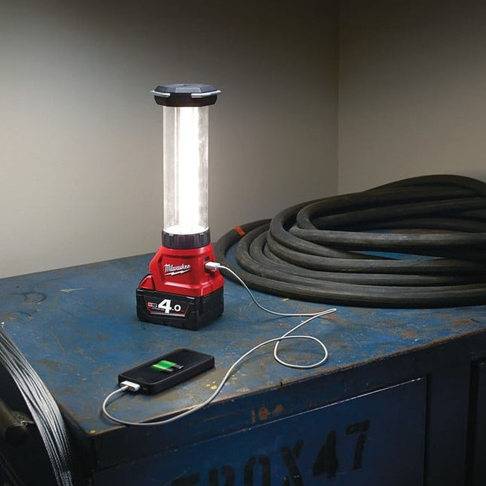 Đèn lồng Milwaukee M12 LL dùng Pin 12V, độ sáng 400lm