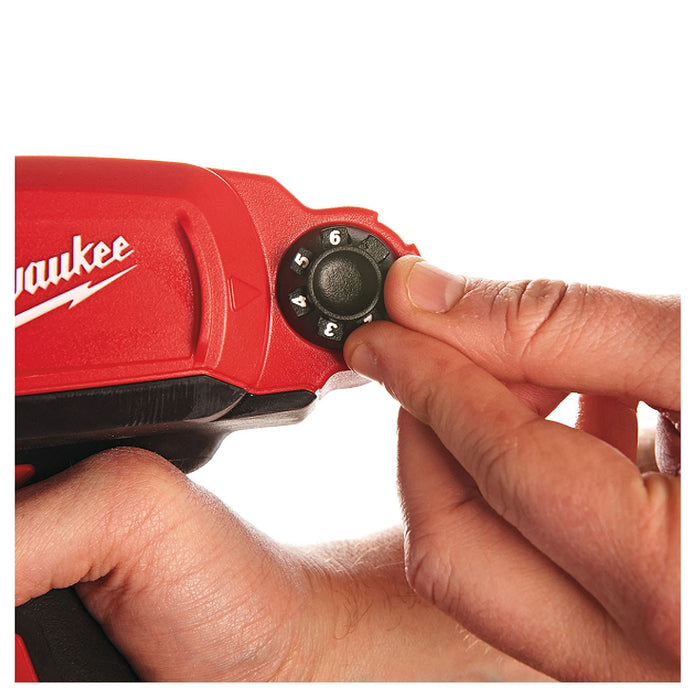 Súng bắn Silicon Milwaukee M12 PCG/310C dùng Pin 12V, lực đẩy tối đa 1,780N