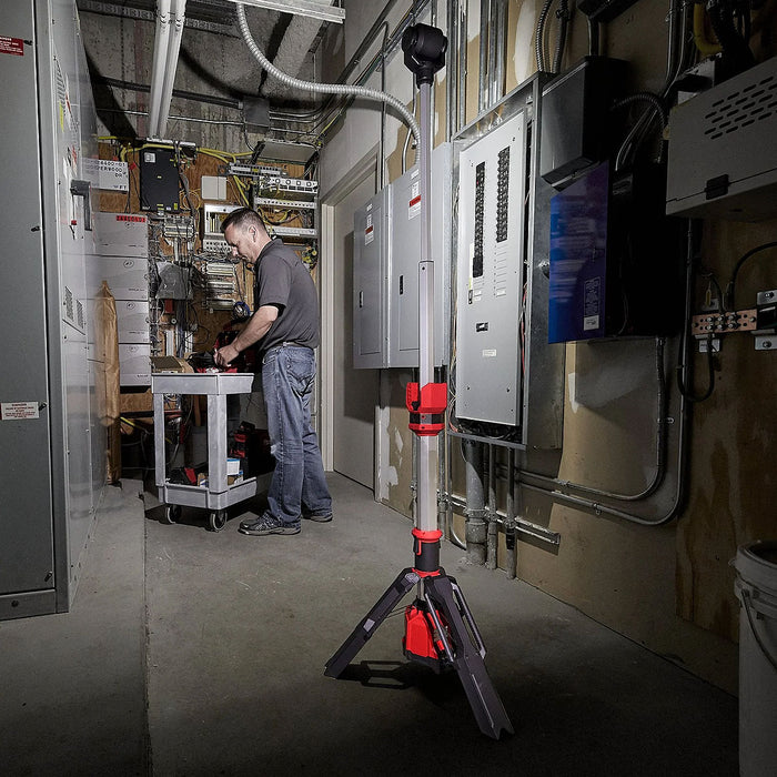 Đèn LED công trường Milwaukee M12 SAL dùng Pin 12V, độ sáng 1,400lm