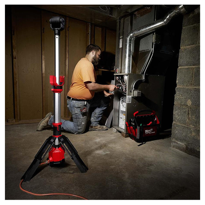 Đèn LED công trường Milwaukee M12 SAL dùng Pin 12V, độ sáng 1,400lm