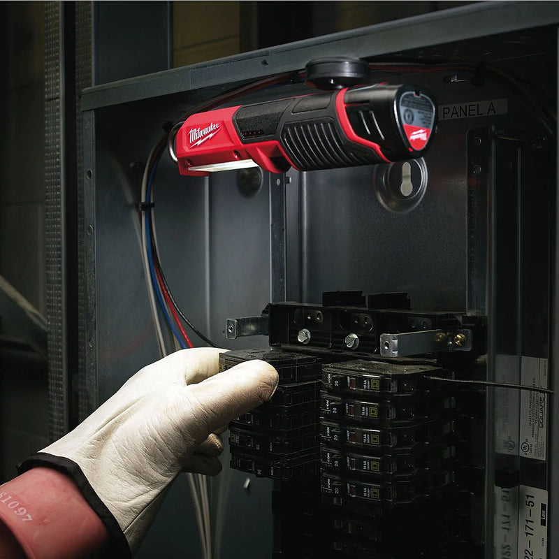 Đèn LED Milwaukee M12 SL dùng Pin 12V, độ sáng 220lm