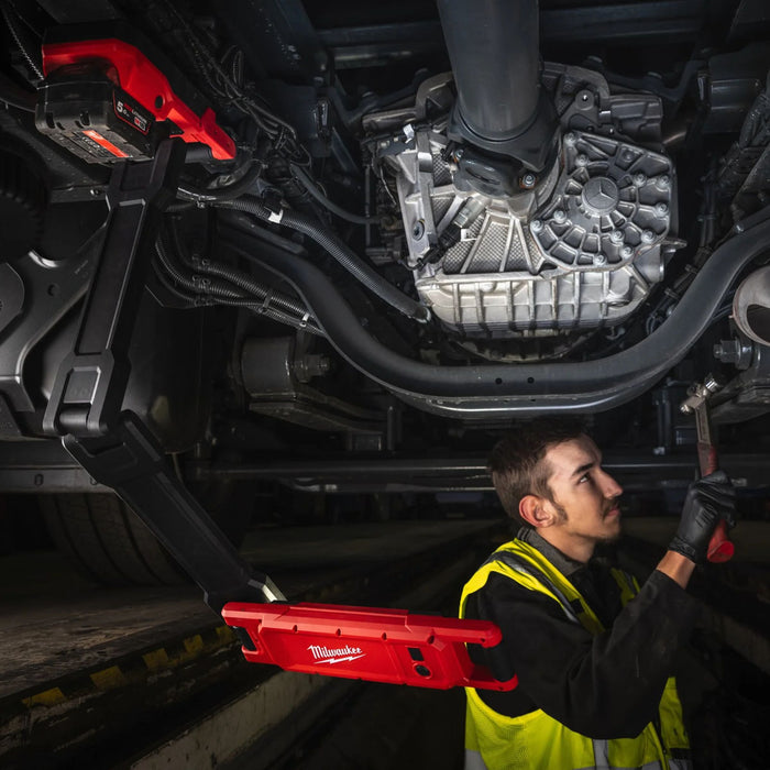 Đèn LED kiểu đòn tay Milwaukee M18 ABL dùng Pin 18V, độ sáng 2,500lm