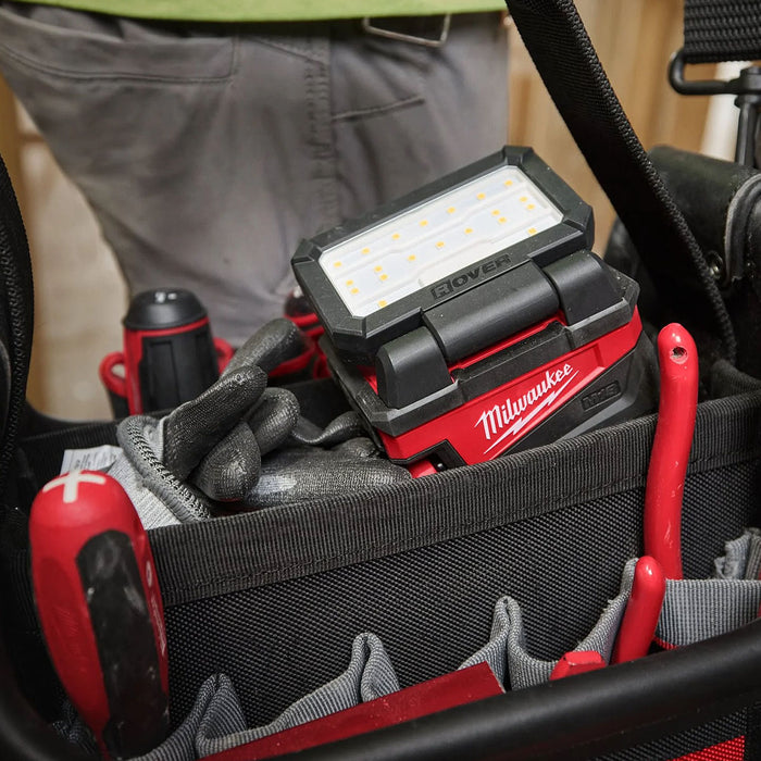 Đèn LED Milwaukee M18 ALIS dùng Pin 18V, độ sáng 1,000lm