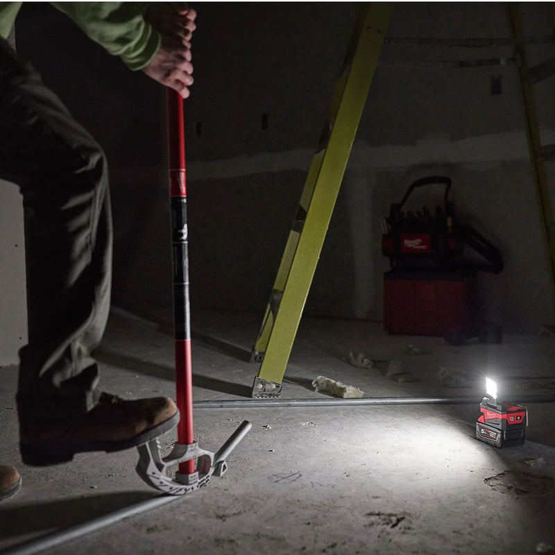 Đèn LED Milwaukee M18 ALIS dùng Pin 18V, độ sáng 1,000lm