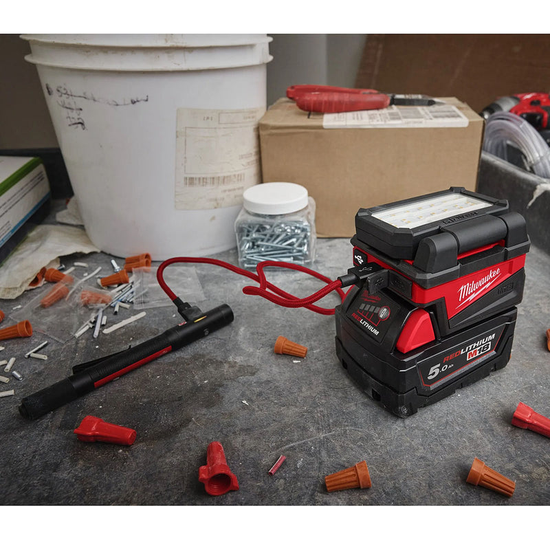 Đèn LED Milwaukee M18 ALIS dùng Pin 18V, độ sáng 1,000lm