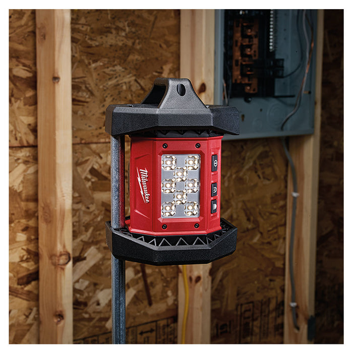 Đèn LED Milwaukee M18 AL dùng Pin 18V, độ sáng 1,500lm