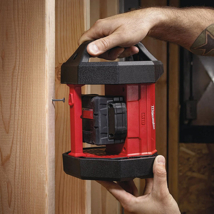 Đèn LED Milwaukee M18 AL dùng Pin 18V, độ sáng 1,500lm