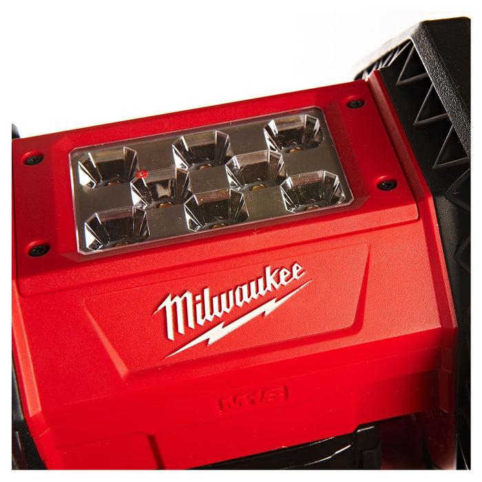 Đèn LED Milwaukee M18 AL dùng Pin 18V, độ sáng 1,500lm