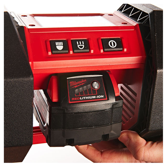 Đèn LED Milwaukee M18 AL dùng Pin 18V, độ sáng 1,500lm