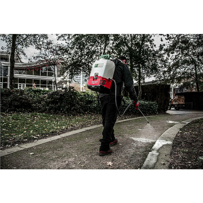 Bình chứa hóa chất, kèm vòi phun Milwaukee M18 BPFP-CST dung tích 15 Lít, dùng cho máy M18 BPFPH