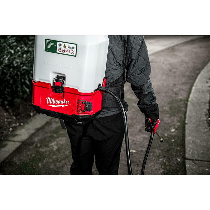 Bình chứa hóa chất, kèm vòi phun Milwaukee M18 BPFP-CST dung tích 15 Lít, dùng cho máy M18 BPFPH