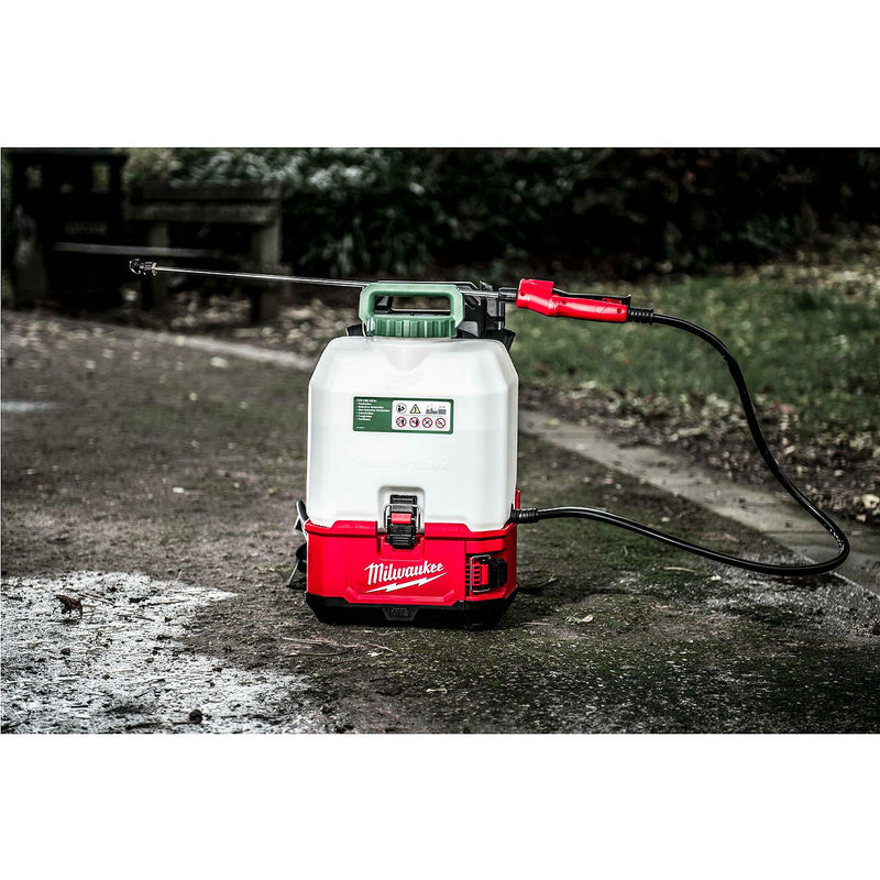 Bình chứa hóa chất, kèm vòi phun Milwaukee M18 BPFP-CST dung tích 15 Lít, dùng cho máy M18 BPFPH