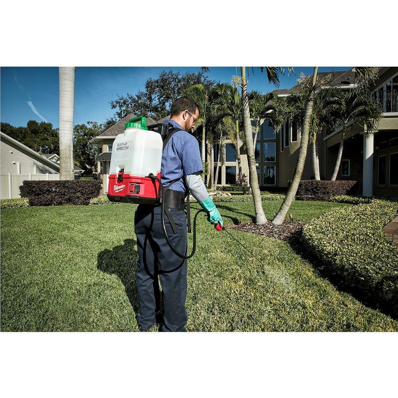 Bình chứa hóa chất, kèm vòi phun Milwaukee M18 BPFP-CST dung tích 15 Lít, dùng cho máy M18 BPFPH