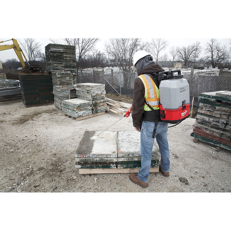 Máy phun thuốc Milwaukee M18 BPFPH dùng Pin 18V, dung tích 15 Lít