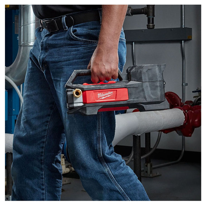 Máy bơm nước Milwaukee M18 BTP dùng Pin 18V, lưu lượng 30.3 L/phút
