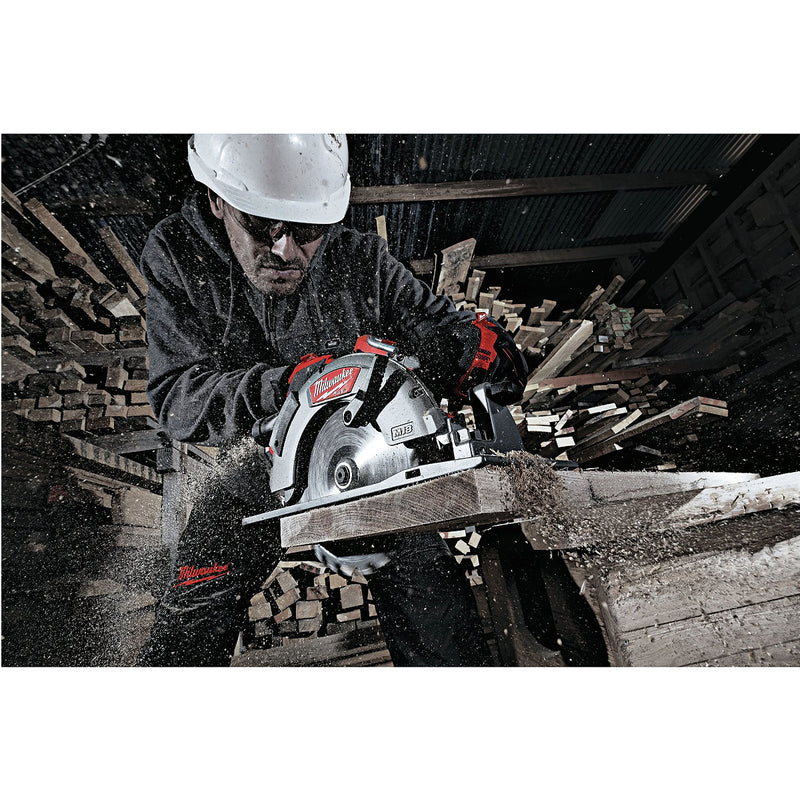 Máy cưa đĩa Milwaukee CCS66 dùng Pin 18V, đường kính lưỡi 190mm