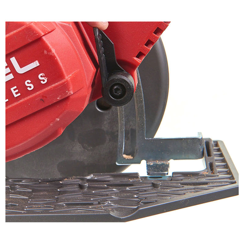 Máy cưa đĩa Milwaukee CCS66 dùng Pin 18V, đường kính lưỡi 190mm
