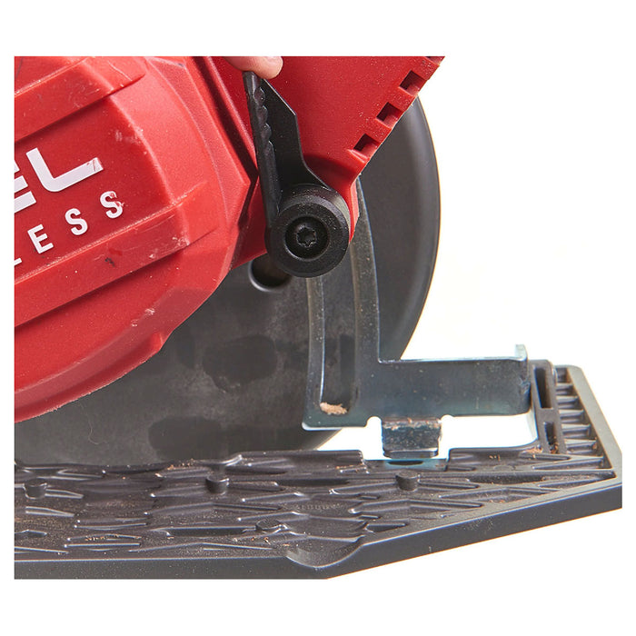 Máy cưa đĩa Milwaukee CCS66 dùng Pin 18V, đường kính lưỡi 190mm