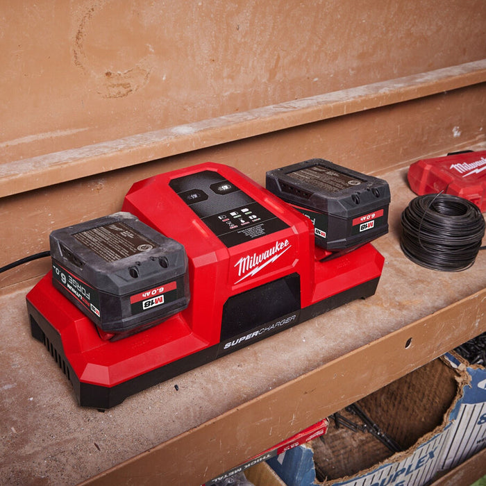 Đế sạc siêu nhanh 2 cổng Dual Bay Super Charger Milwaukke M18 DBSC dùng cho Pin 18V