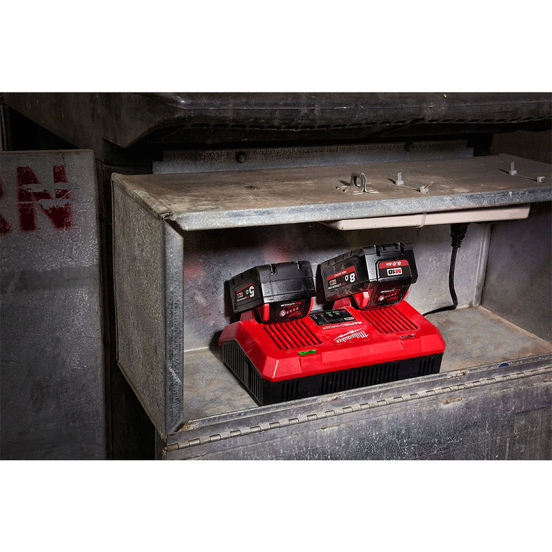 Đế sạc nhanh 2 cổng Rapid Charge Milwaukee M18 DFC dùng cho Pin 18V