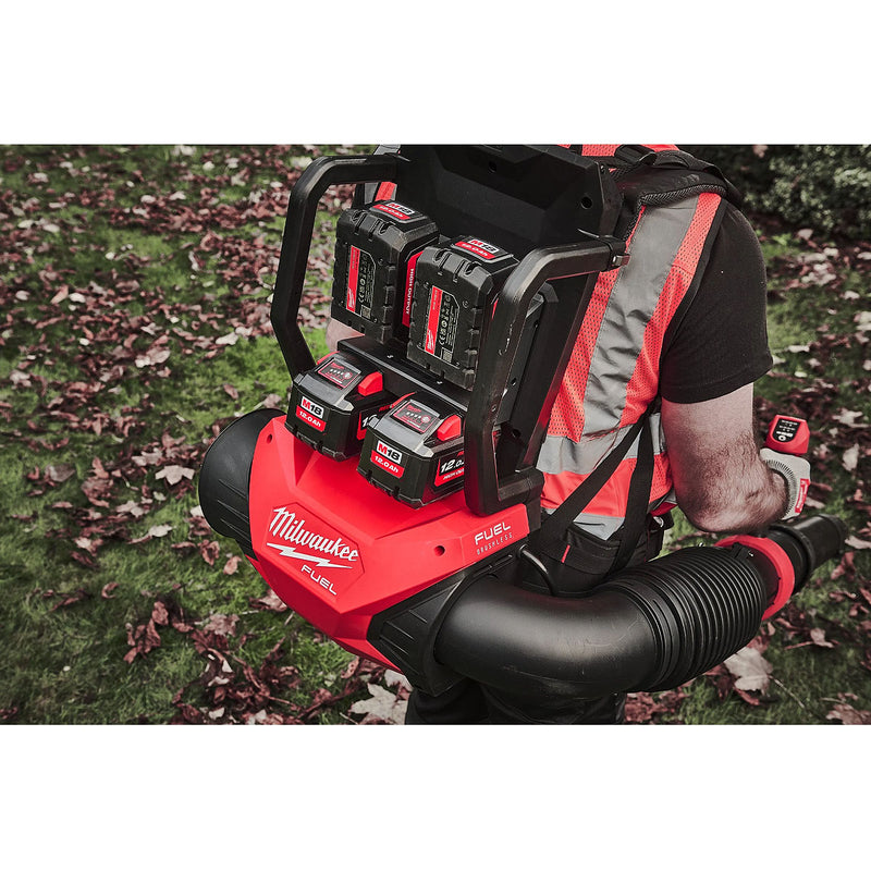 Máy thổi đeo vai hạng nặng Milwaukee M18 F2BPB dùng Pin 18V x2 ( 36V )