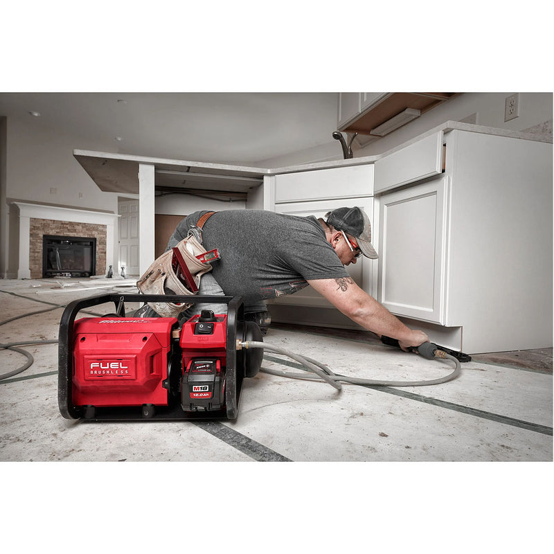 Máy nén khí Milwaukee M18 FAC dùng Pin 18V, bình chứa 7.6 lít