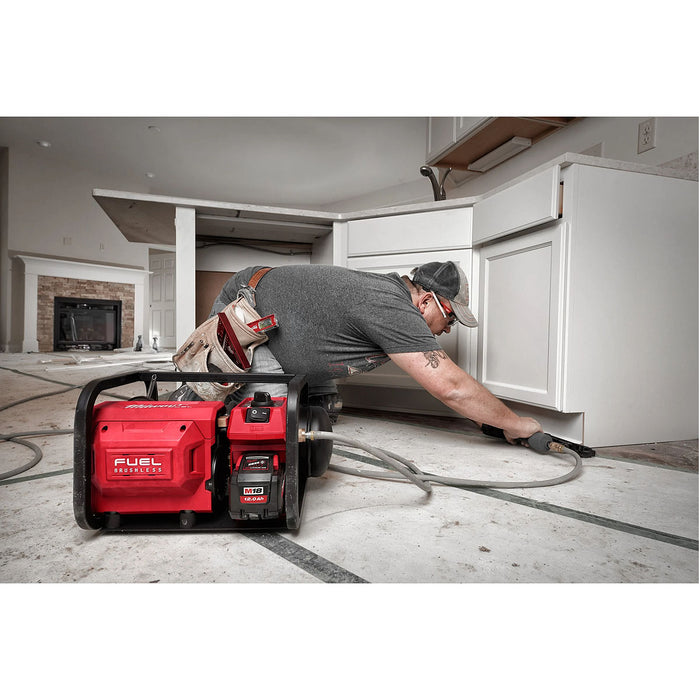 Máy nén khí Milwaukee M18 FAC dùng Pin 18V, bình chứa 7.6 lít