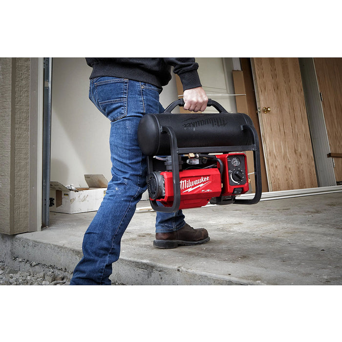 Máy nén khí Milwaukee M18 FAC dùng Pin 18V, bình chứa 7.6 lít