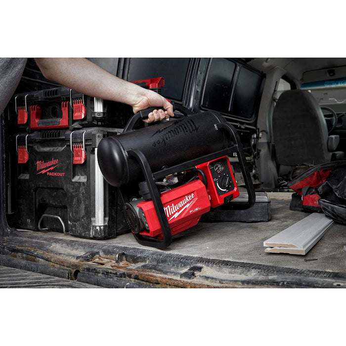 Máy nén khí Milwaukee M18 FAC dùng Pin 18V, bình chứa 7.6 lít
