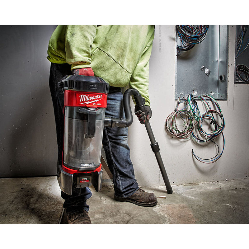 Máy hút bụi đeo vai Milwaukee M18 FBPV dùng Pin 18V, dung tích 3.9 lít, bộ lọc HEPA ( Hút khô )