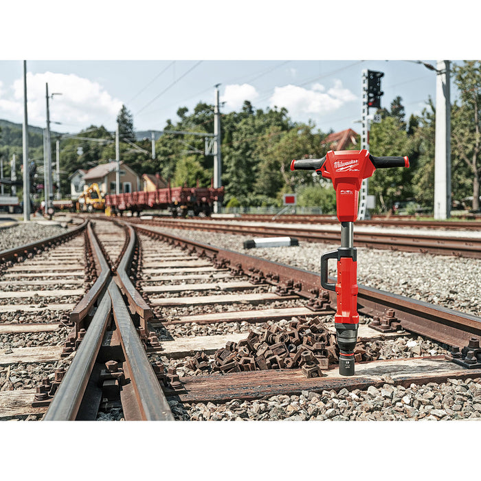 Máy siết bu lông hạng nặng Milwaukee M18 FHIWF1R dùng Pin 18V, cốt 1 inch chuyên dùng trong công nghiệp đường sắt