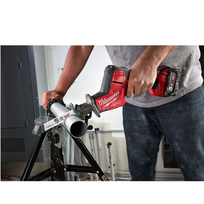 Máy cưa kiếm Milwaukee M18 FHZ dùng Pin 18V, độ xọc 22mm