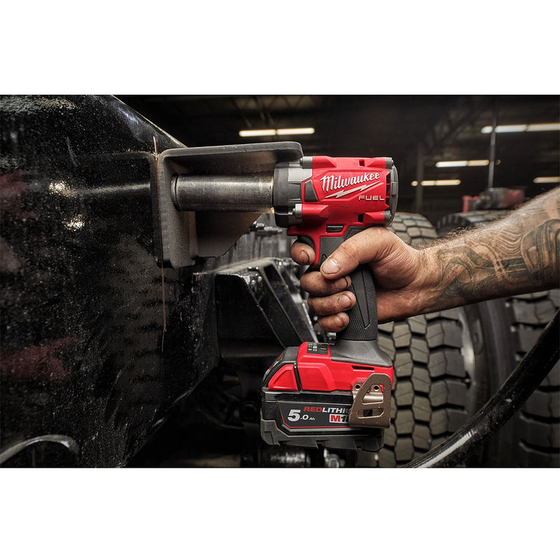 Máy siết bu lông Milwaukee M18 FIW212 dùng Pin 18V, cốt 1/2 inch