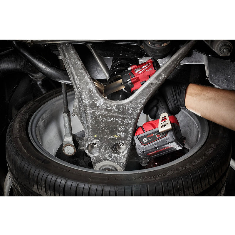 Máy siết bu lông Milwaukee M18 FIW212 dùng Pin 18V, cốt 1/2 inch