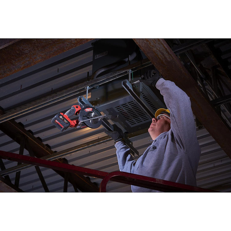 Máy cưa đĩa chuyên dùng cắt kim loại Milwaukee M18 FMCS dùng Pin 18V, đường kính lưỡi 150mm