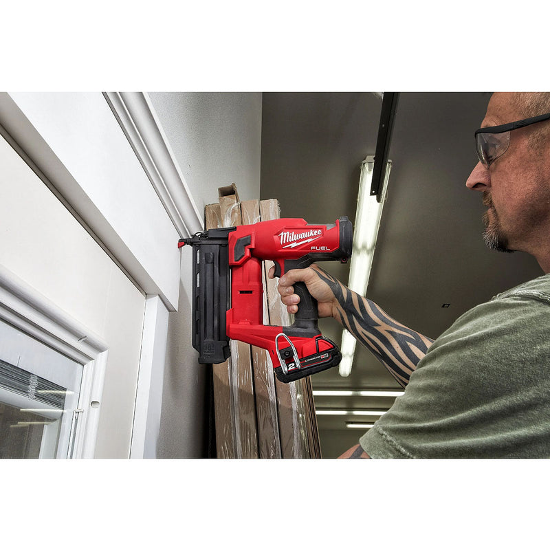 Máy bắn đinh chỉ trơn Milwaukee M18 FN18GS dùng Pin 18V, kích thước đinh 15 - 54mm, cở đinh 18Ga