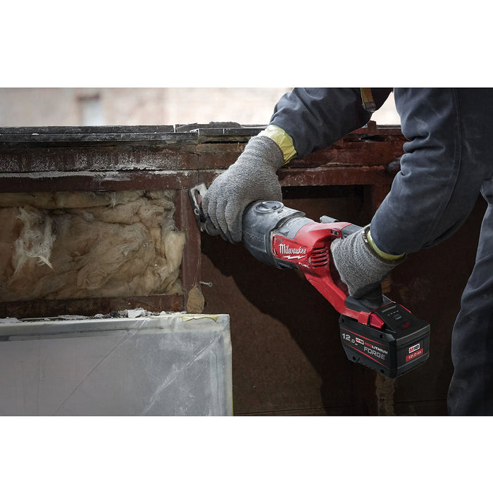 Máy cưa kiếm Milwaukee M18 FSX dùng Pin 18V, độ xọc 32mm