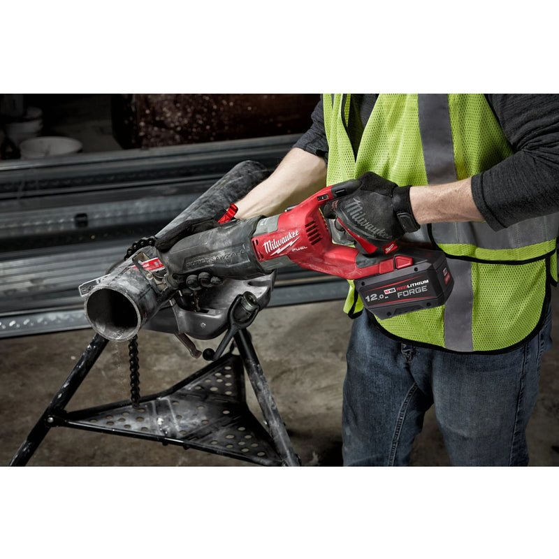 Máy cưa kiếm Milwaukee M18 FSX dùng Pin 18V, độ xọc 32mm
