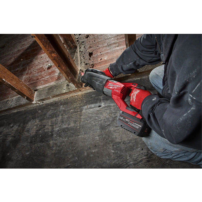 Máy cưa kiếm Milwaukee M18 FSX dùng Pin 18V, độ xọc 32mm