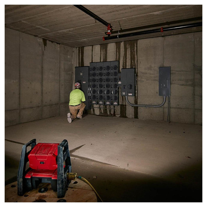 Đèn LED công trường Milwaukee M18 HAL dùng Pin 18V hoặc điện 220V/AC,  độ sáng 3,000lm