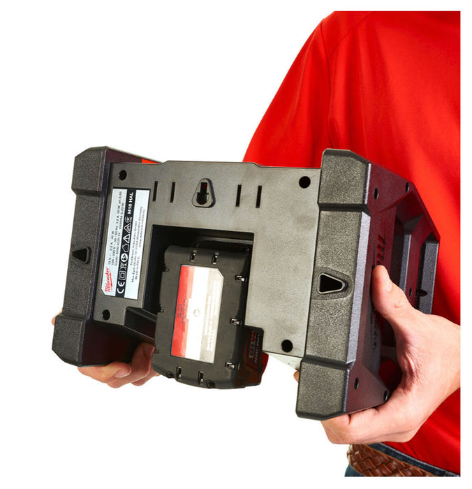 Đèn LED công trường Milwaukee M18 HAL dùng Pin 18V hoặc điện 220V/AC,  độ sáng 3,000lm