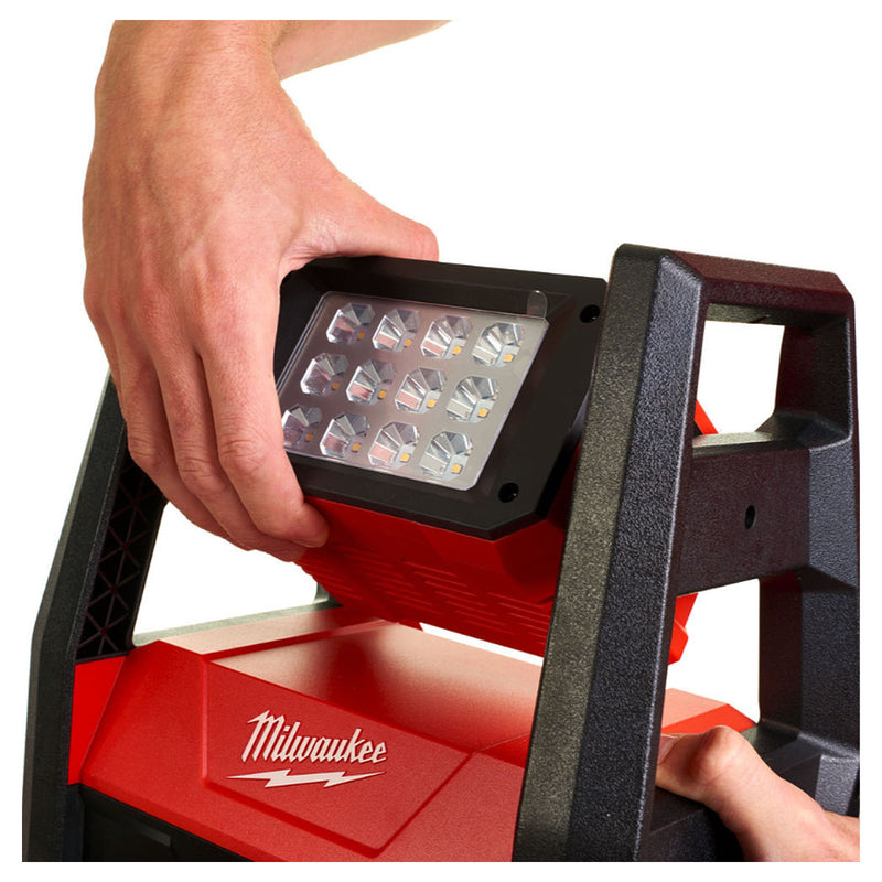 Đèn LED công trường Milwaukee M18 HAL dùng Pin 18V hoặc điện 220V/AC,  độ sáng 3,000lm