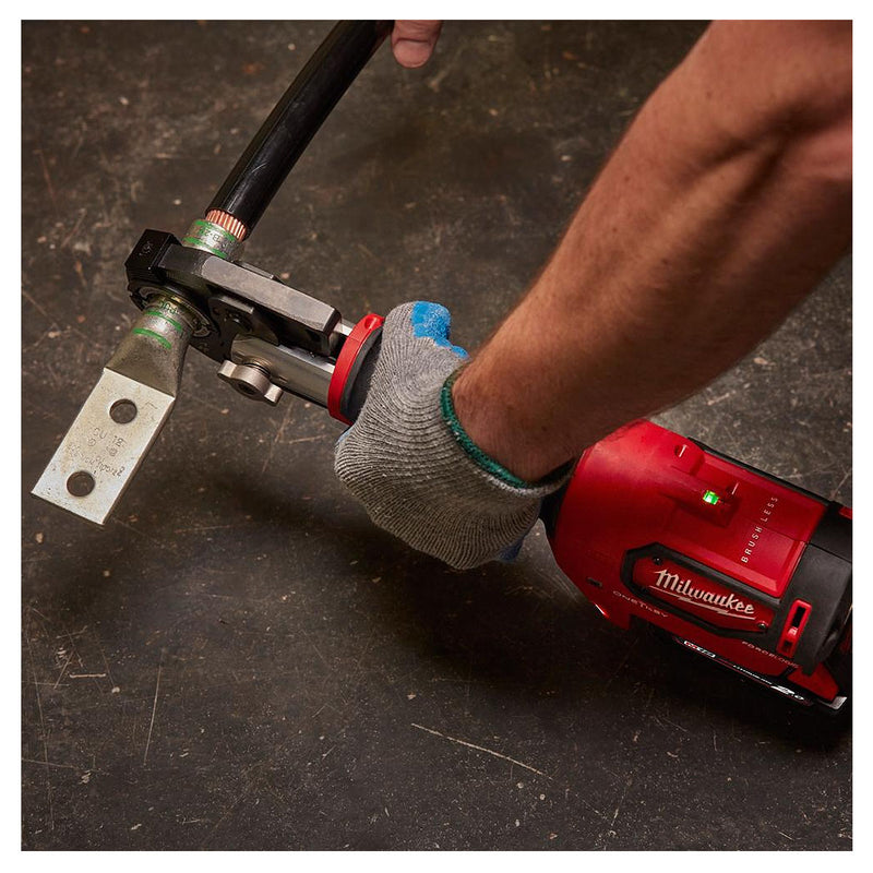 Mấy bấm cose thủy lực Milwaukee M18 HCCT dùng Pin 18V, lực bấm 6 tấn ( 53 kN ), công nghệ ONE-KEY